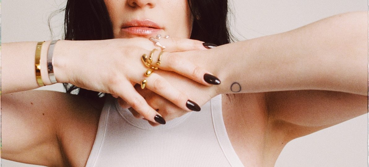 Jessie J faz aguardado retorno com “No Secrets”