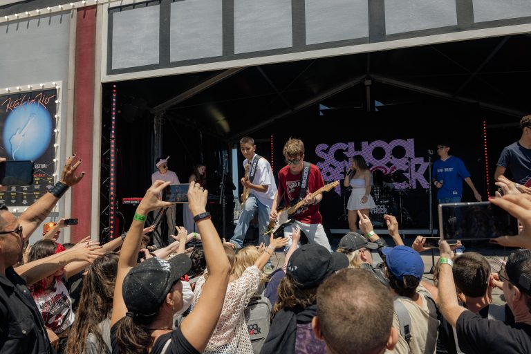School of Rock Brooklin – Campo Belo e Fogo de Chão realizam evento gratuito com diversão para todas as idades