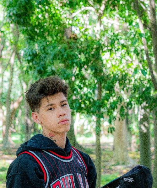 Dhalmas lança clipe de “Ficar Bem”, música emocionante sobre superação e saúde mental