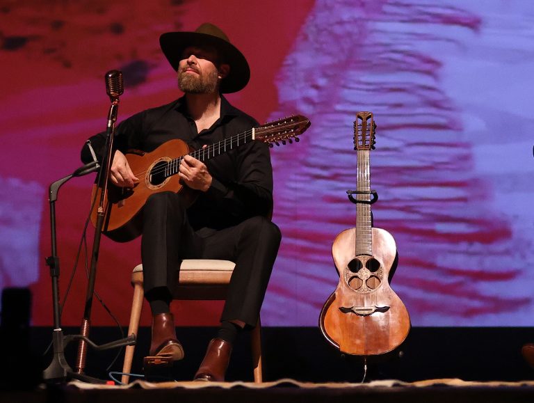 Marcus Biancardini apresenta show autoral histórico com o Museu Itinerante das Violas Brasileiras em Goiânia