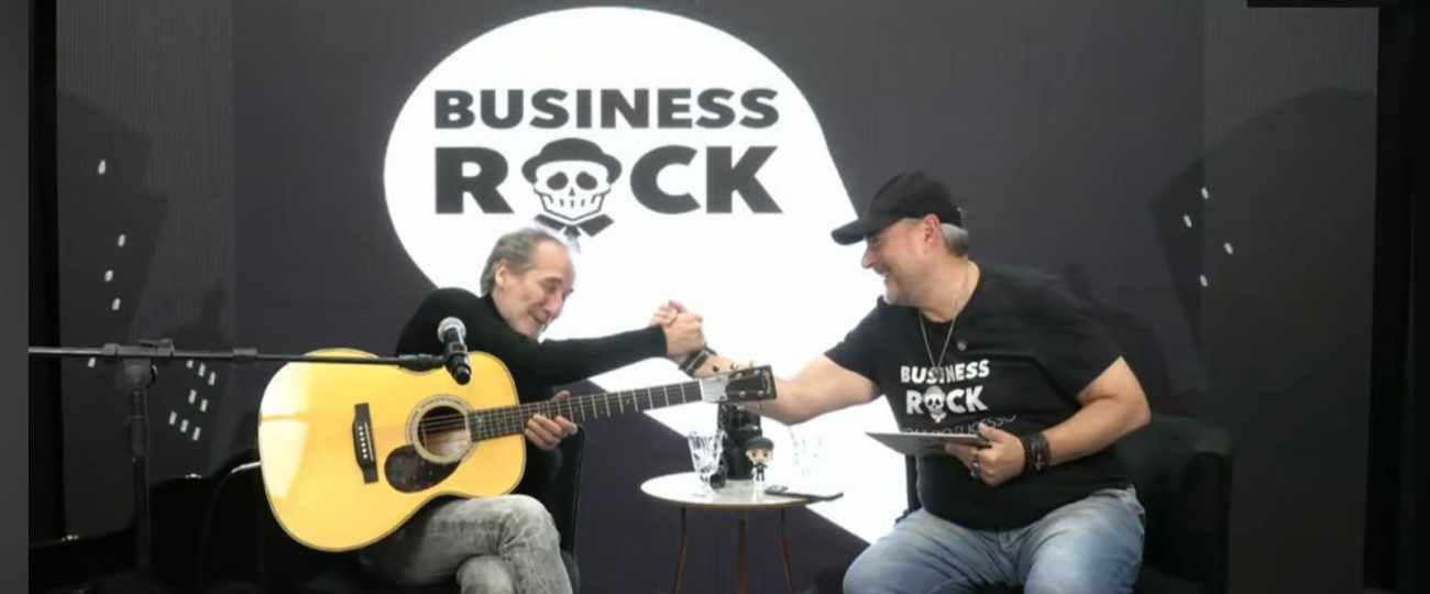 Sandrão entrevista Kiko Zambianchi no podcast Business Rock