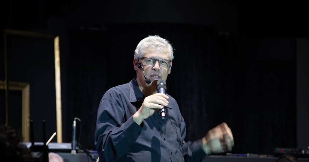 O Maestro e  a mente por trás da harmonia perfeita