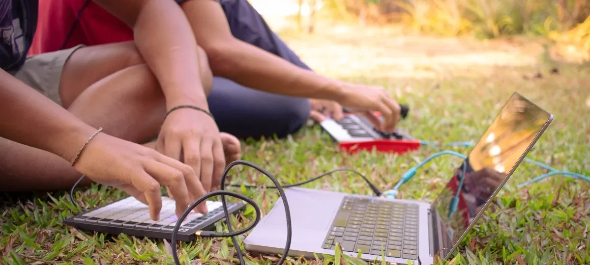Fieldworks: Plataforma busca preencher vazio digital na educação artística da Índia