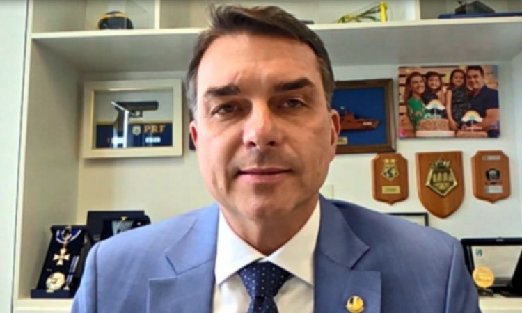 Flávio Bolsonaro afirma que descontentamento com Messias sinaliza o “colapso da administração Lula