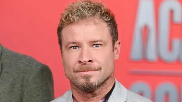 Brian Littrell é envolvido em polêmica sobre suposta invasão de propriedade e insulto homofóbico