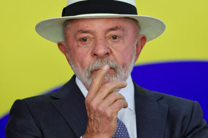 Ronaldo Caiado brilha na disputa presidencial em Goiás, ultrapassando Lula e Flávio Bolsonaro