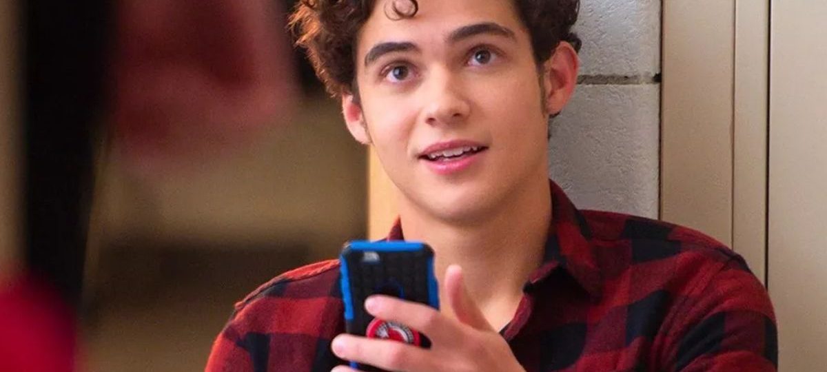 Joshua Bassett, estrela de High School Musical, abre o jogo sobre dependência de cetamina: “Chegava a consumir seis sacos por noite