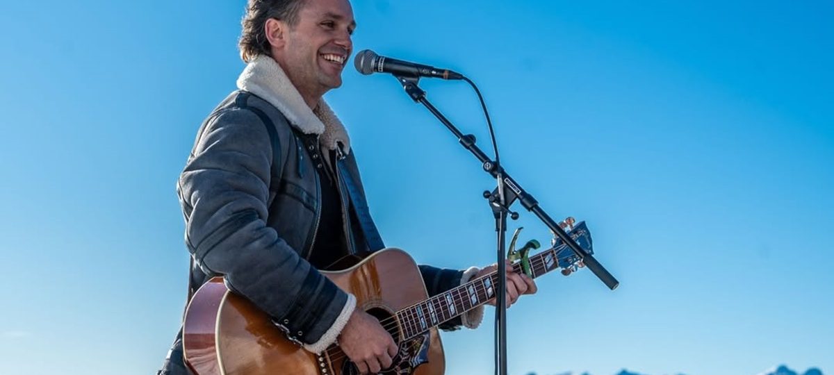 Lauana Prado mistura ritmos sertanejos e pop europeu em “Ela Não Ama” ao lado de Bastian Baker