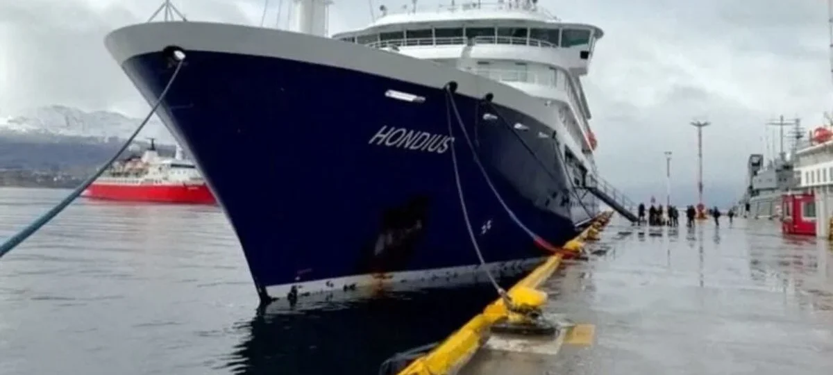 Embarcação com casos de hantavírus é encaminhada para isolamento em Tenerife, informa governo da Espanha